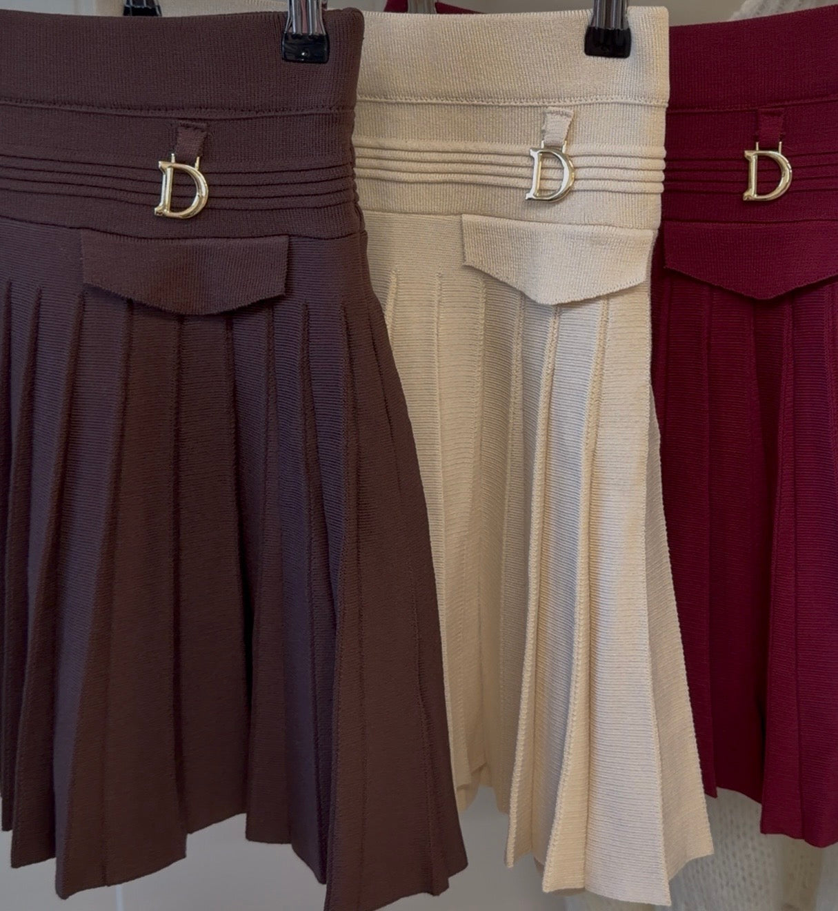 High Waist D-Buckle Premium Pleated Skirt