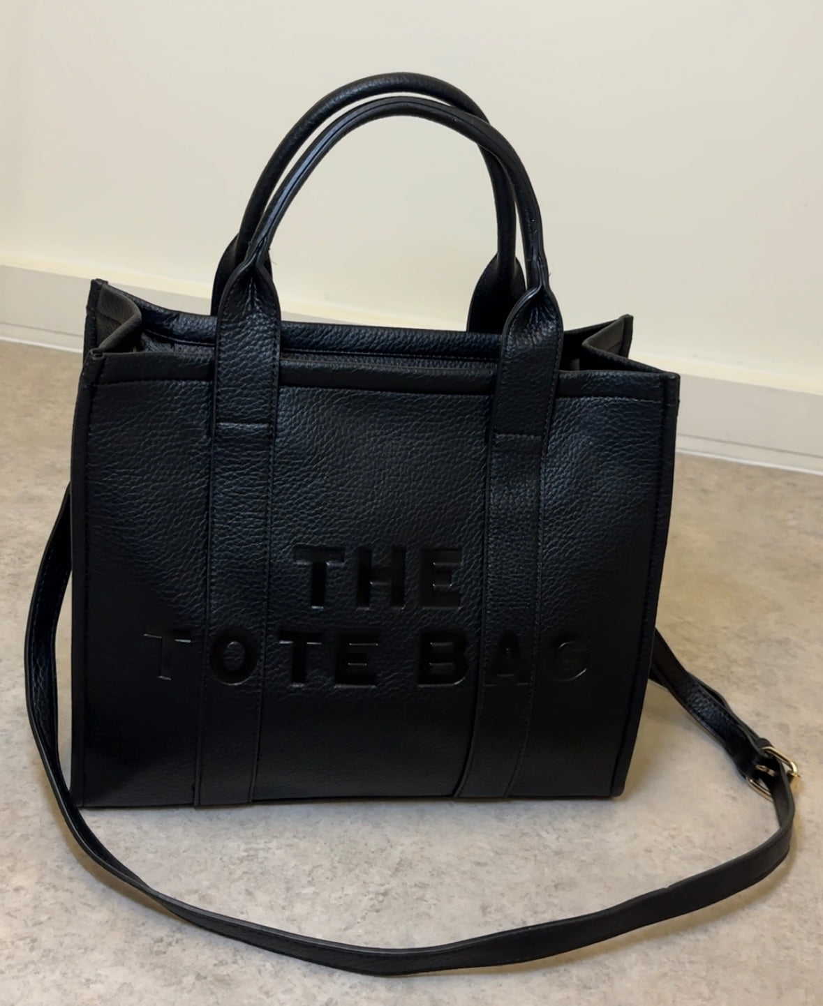 CLASSIC tote bag in black