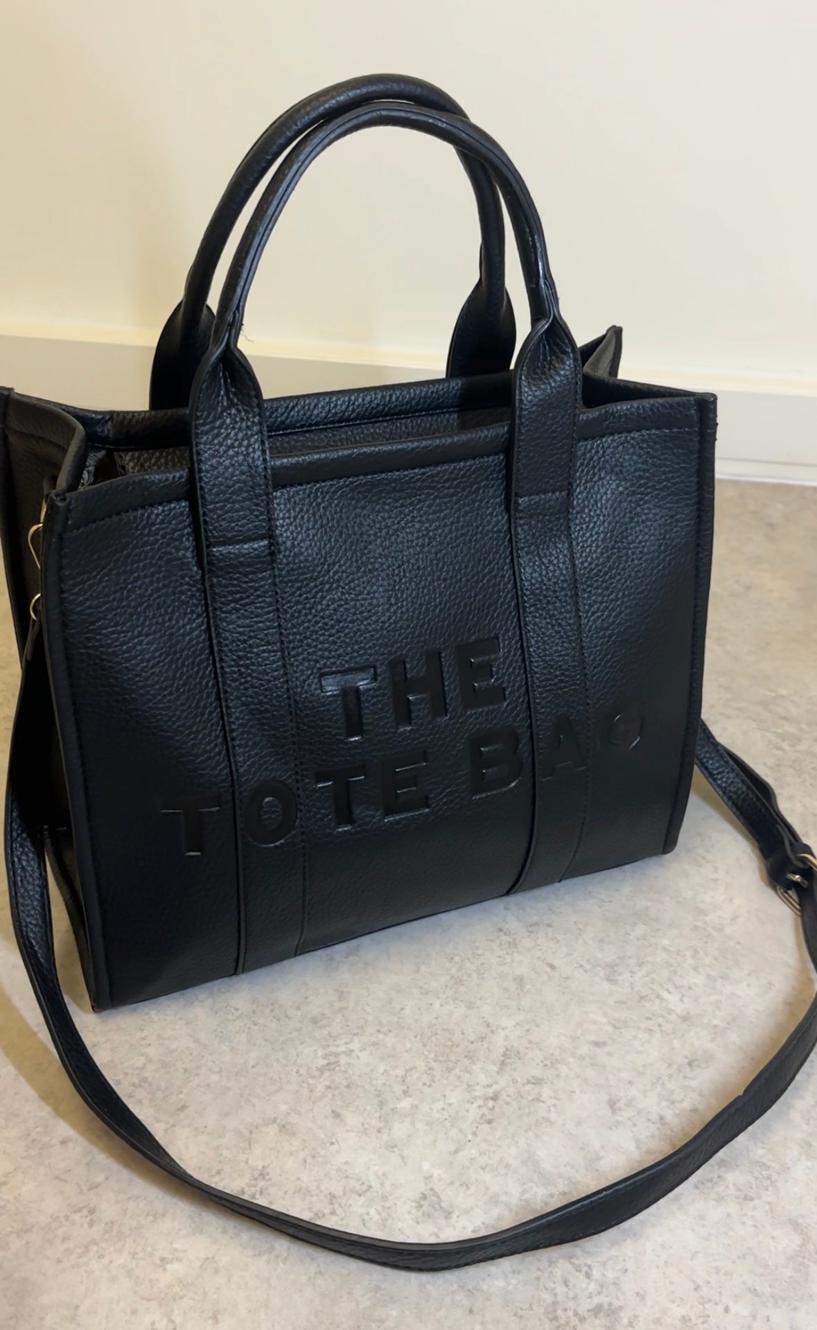 CLASSIC tote bag in black
